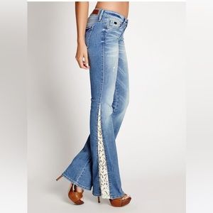 ❤️Vintage Guess flare jeans with lace inserts ❤️